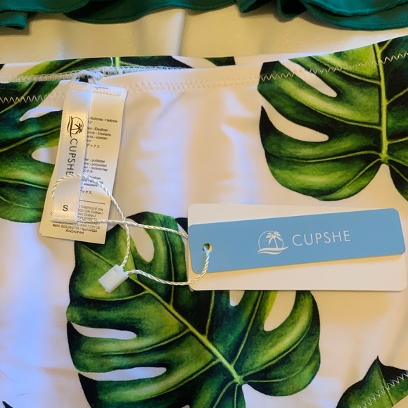 Green Leaves Print Set.  Ruffles High Waist Tankini, two pieces. - Picture 6 of 6